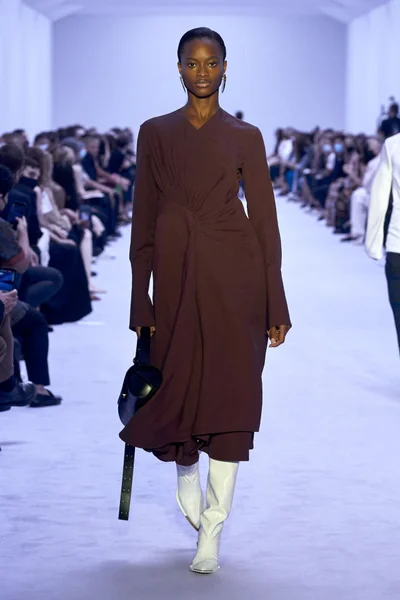 Look 25